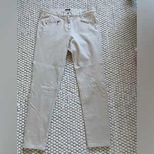 J McLaughlin women’s khaki pants with zipper at ankle on back of pants